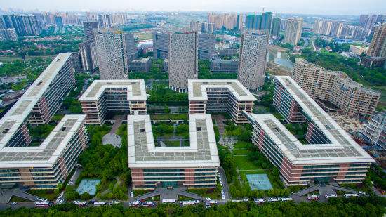 2018成都高新藥企成長路：從“仿”到“創(chuàng)” “兩條腿”走路